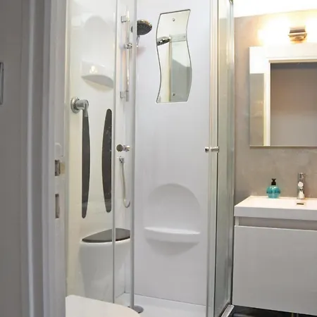 Lejlighed Beautiful In With 1 Bedrooms And Wifi